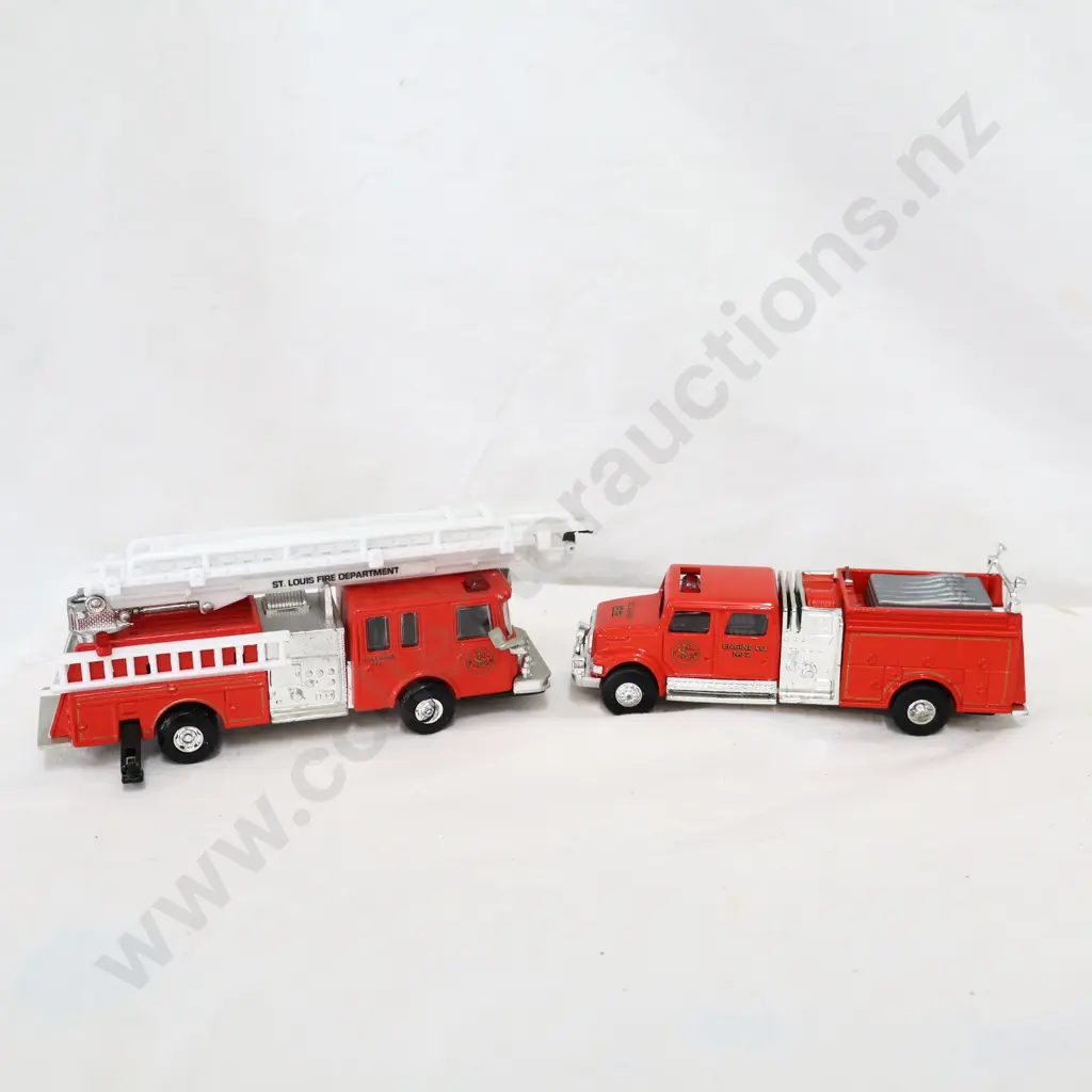 Road Champs  1994  2 x Fire Department Vehicles Not Boxed  Image 1++