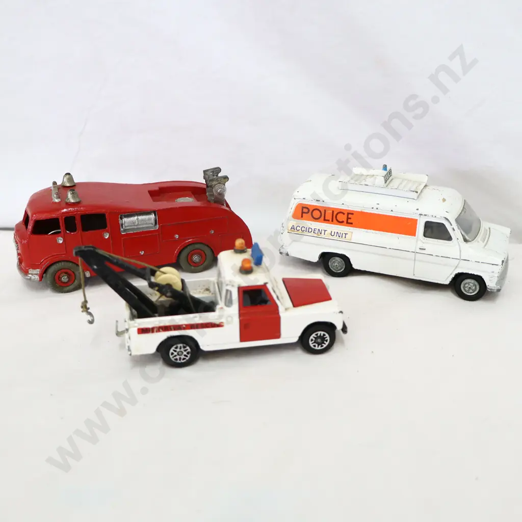Dinky 3 x Assorted   Police, fire & Motorway rescue vehicles  Image 1++