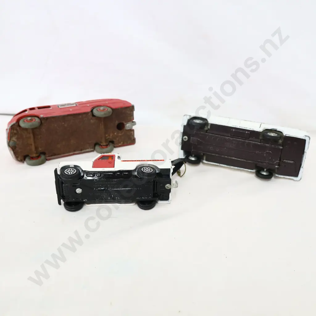 Dinky 3 x Assorted   Police, fire & Motorway rescue vehicles  Image 1++