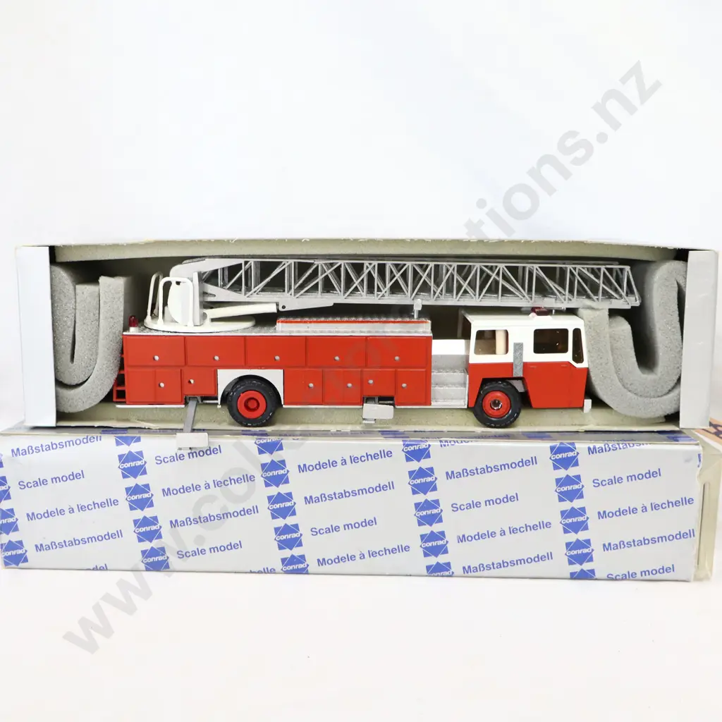 Conrad    Fire ladder truck 5502 Image 1++