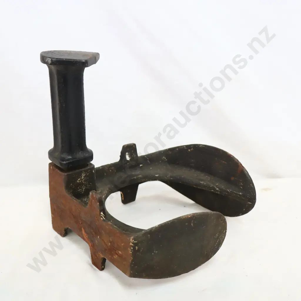 Cast iron cobblers Anvil  Image 1++