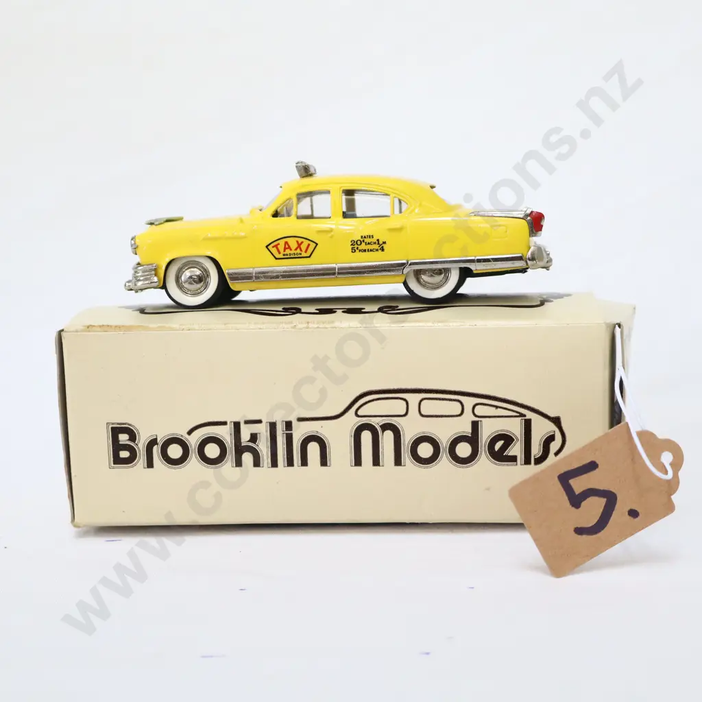 1/43 Brooklin Models 1953 Kaiser Manhatten Taxi Image 1++