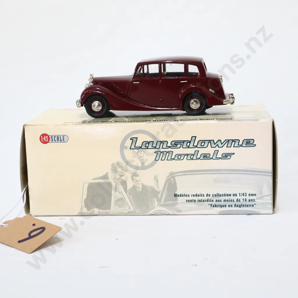 1/43 Landsdown Models 1954 Triumph Renown Mk II TDC Saloon Image 1++