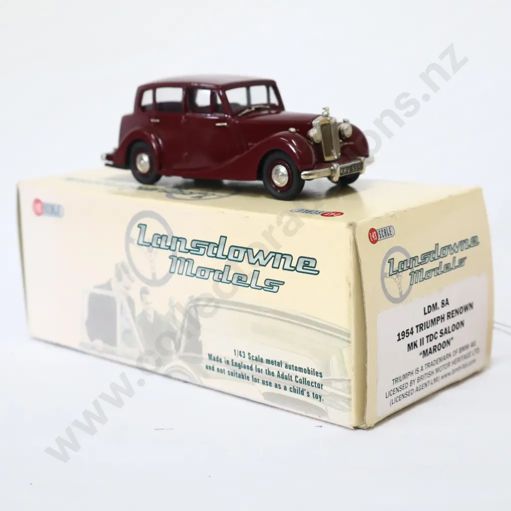 1/43 Landsdown Models 1954 Triumph Renown Mk II TDC Saloon Image 1++