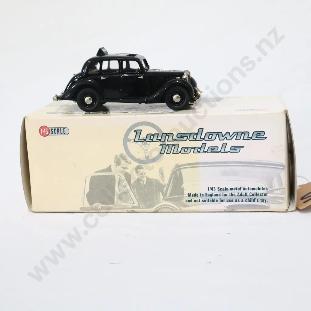 1/43 Landsdown Models 1947 MG Saloon Image 1++