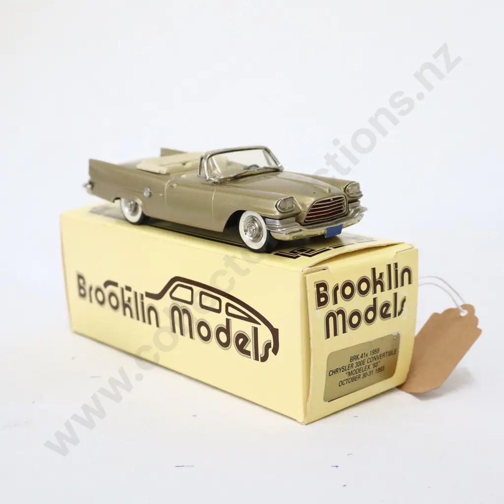 1/43 Brooklin Models Chrysler 300E Convertible Image 1++