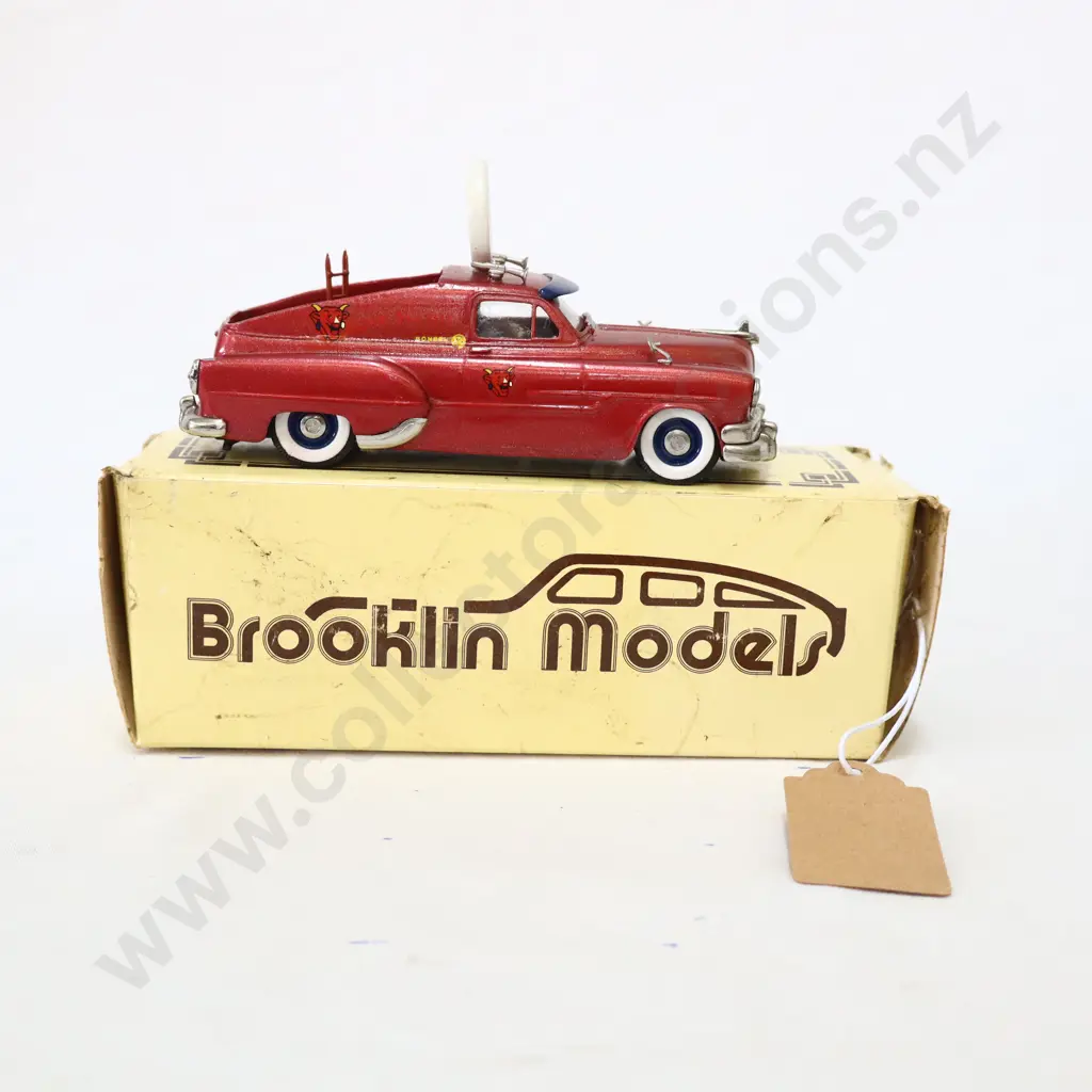 1/43 Brooklin Models 1953 Pontiac Delivery Sedan Van Image 1++
