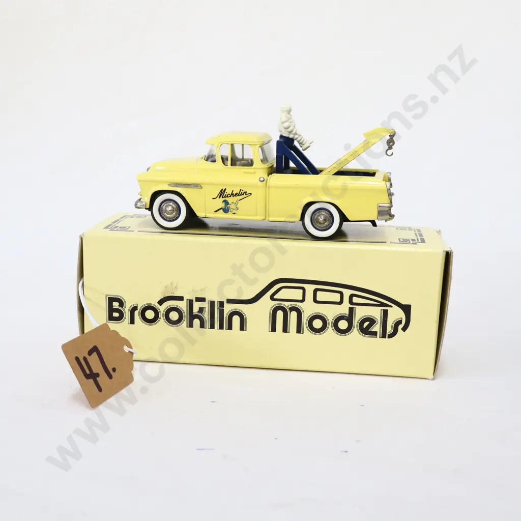 1/43 Brooklin Models Chevrolet Cameo Michelin Recovery Truck Image 1++