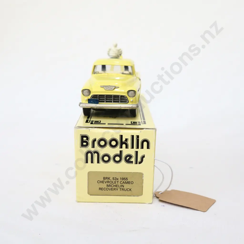 1/43 Brooklin Models Chevrolet Cameo Michelin Recovery Truck Image 1++