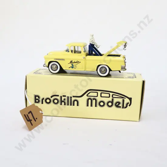 1/43 Brooklin Models Chevrolet Cameo Michelin Recovery Truck