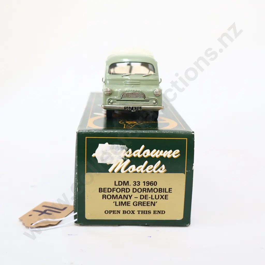 1/43 Landsdown Models 1960 Bedford Dormobile Romany De Luxe Image 1++
