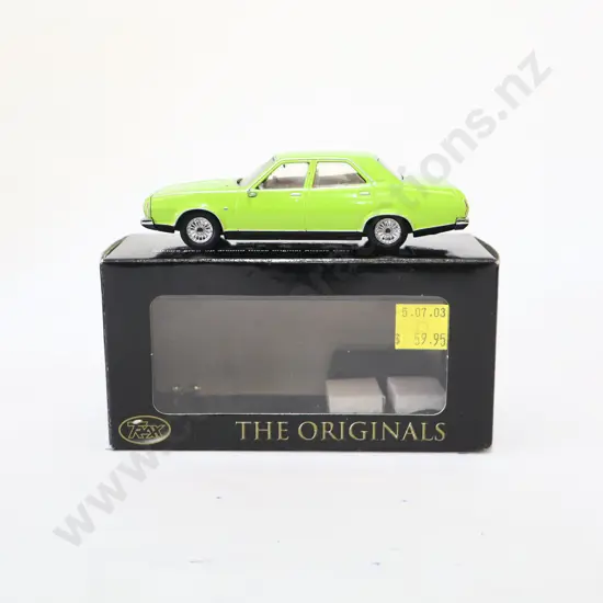 1/43 Trax Leyland P76 Super