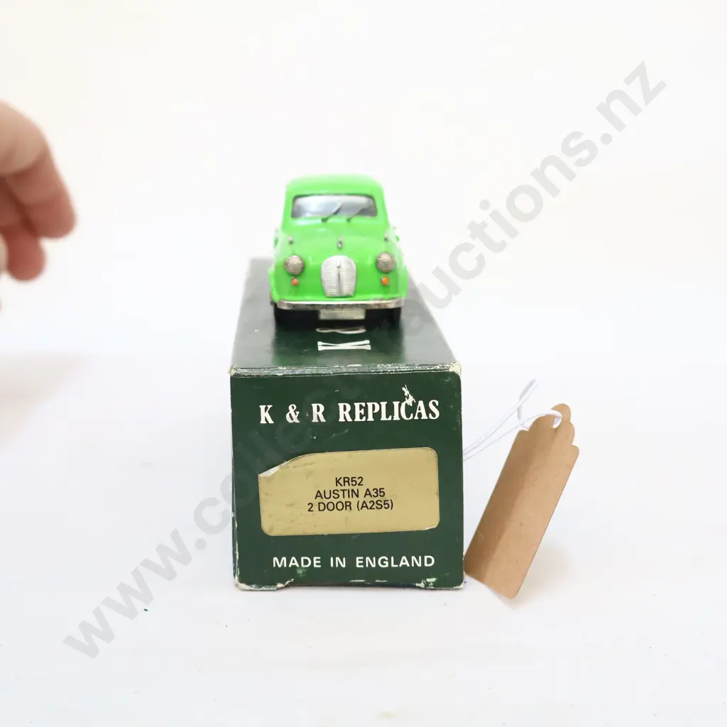 1/43 K & R Replicas Austin A35 2 Door Image 1++