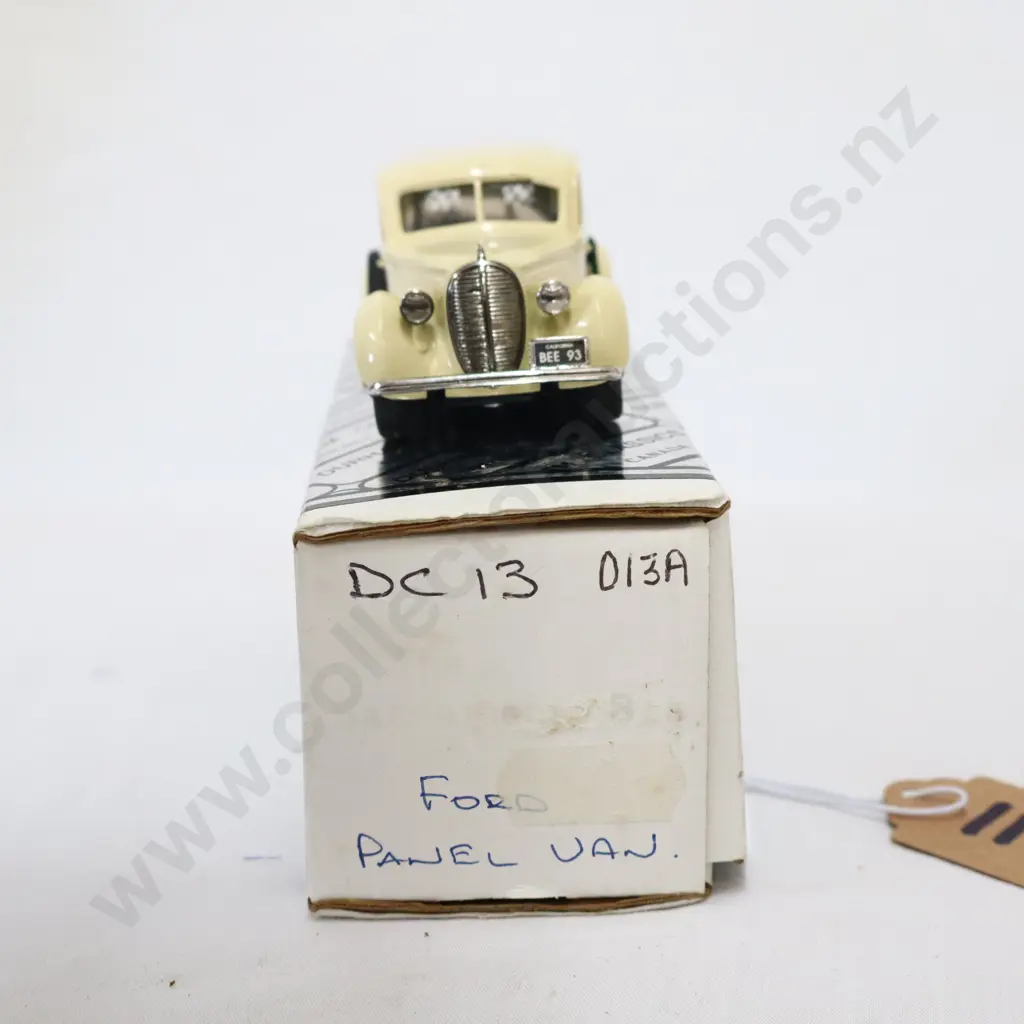 1/43 Durham Classics Ford Panel Van THe Sacramento Bee Image 1++