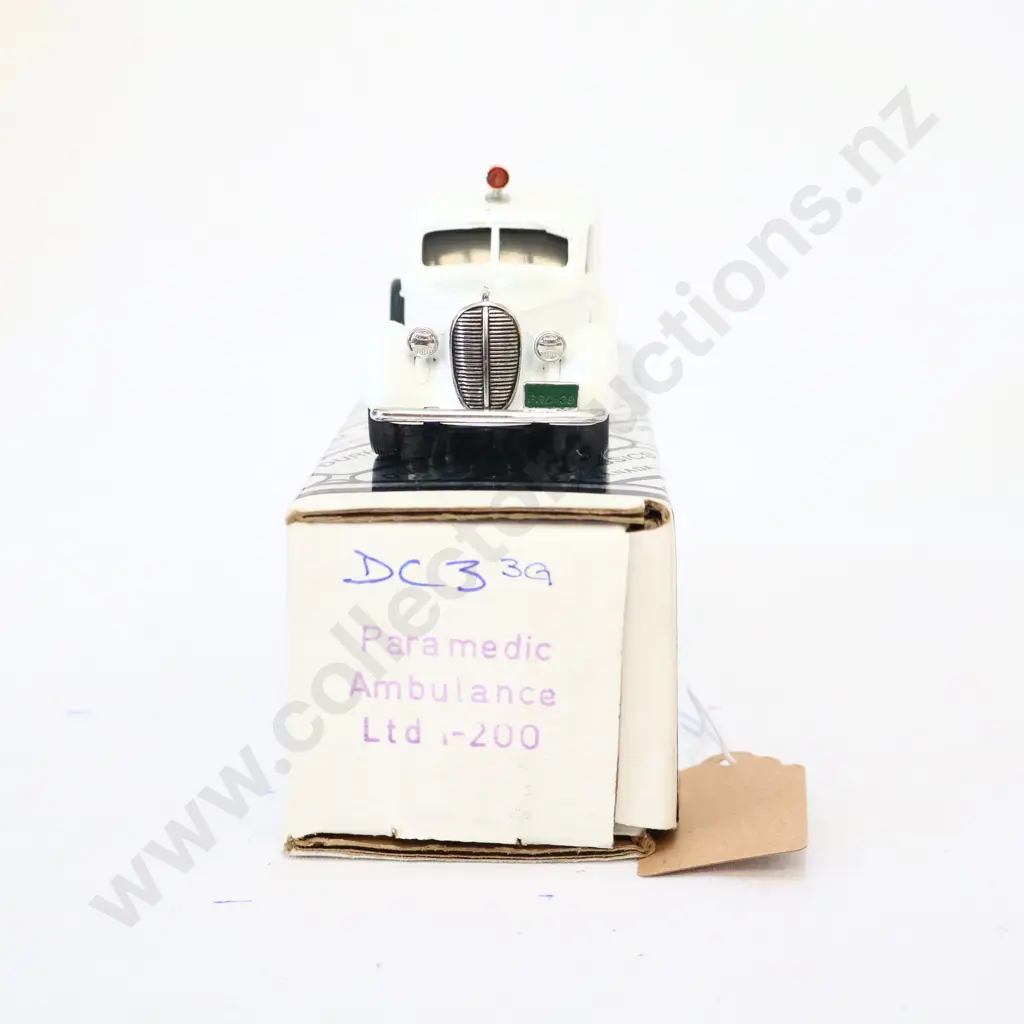 1/43 Durham Classics 1939 Ford Panel Delivery Ambulance Image 1++