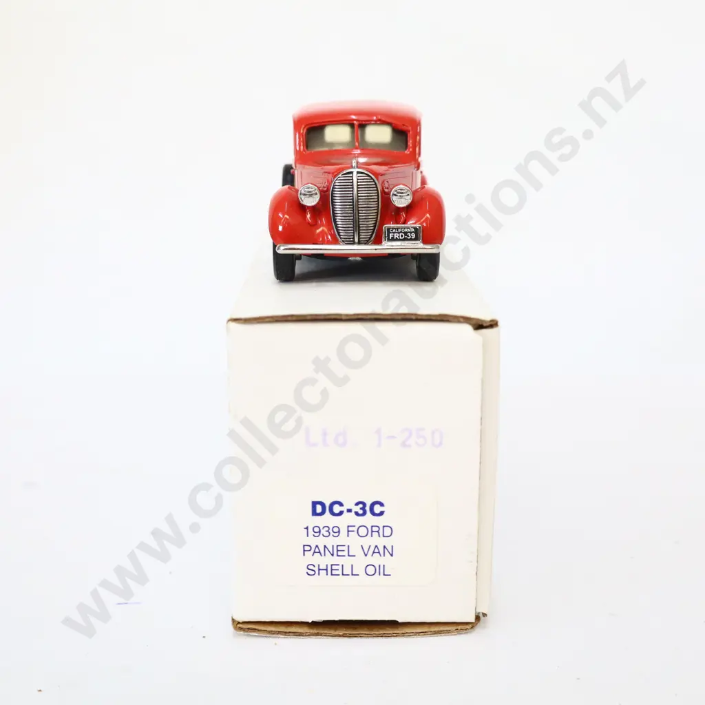 1/43 Durham Classics 1939 Ford Panel Van Shell Oil Limited 1 of 250 Image 1++