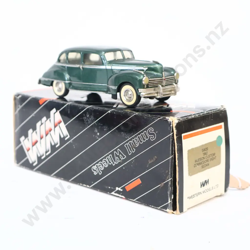 1/43 Western Models 1942 Hudson Custom Commodore Eight Sedan Image 1++