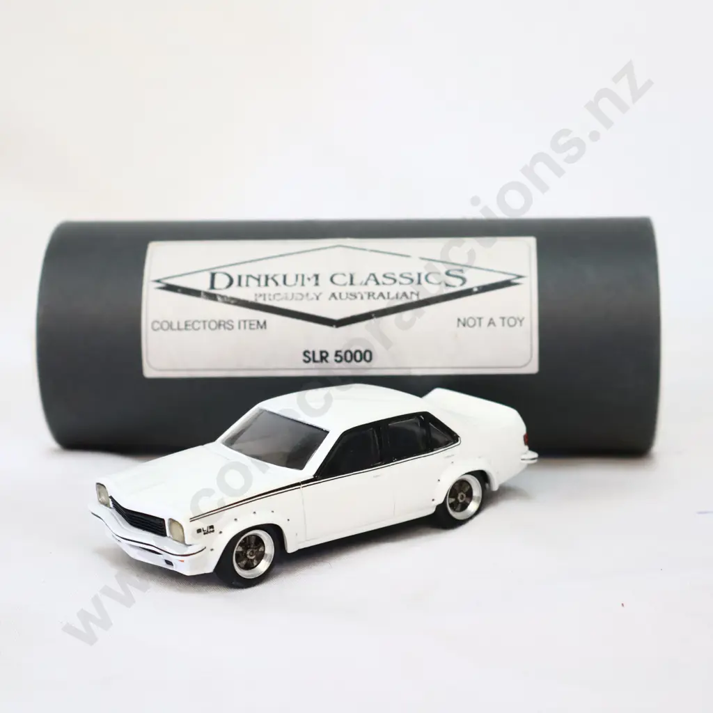 1/43 Dinkum Classic SLR 500 Image 1++