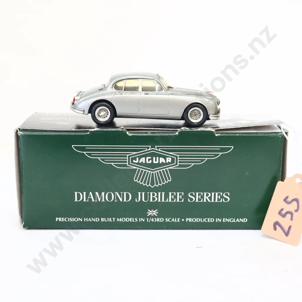 1/43 Diamond Jubilee Jaguar Model Series Jaguar MK 2 Image 1++