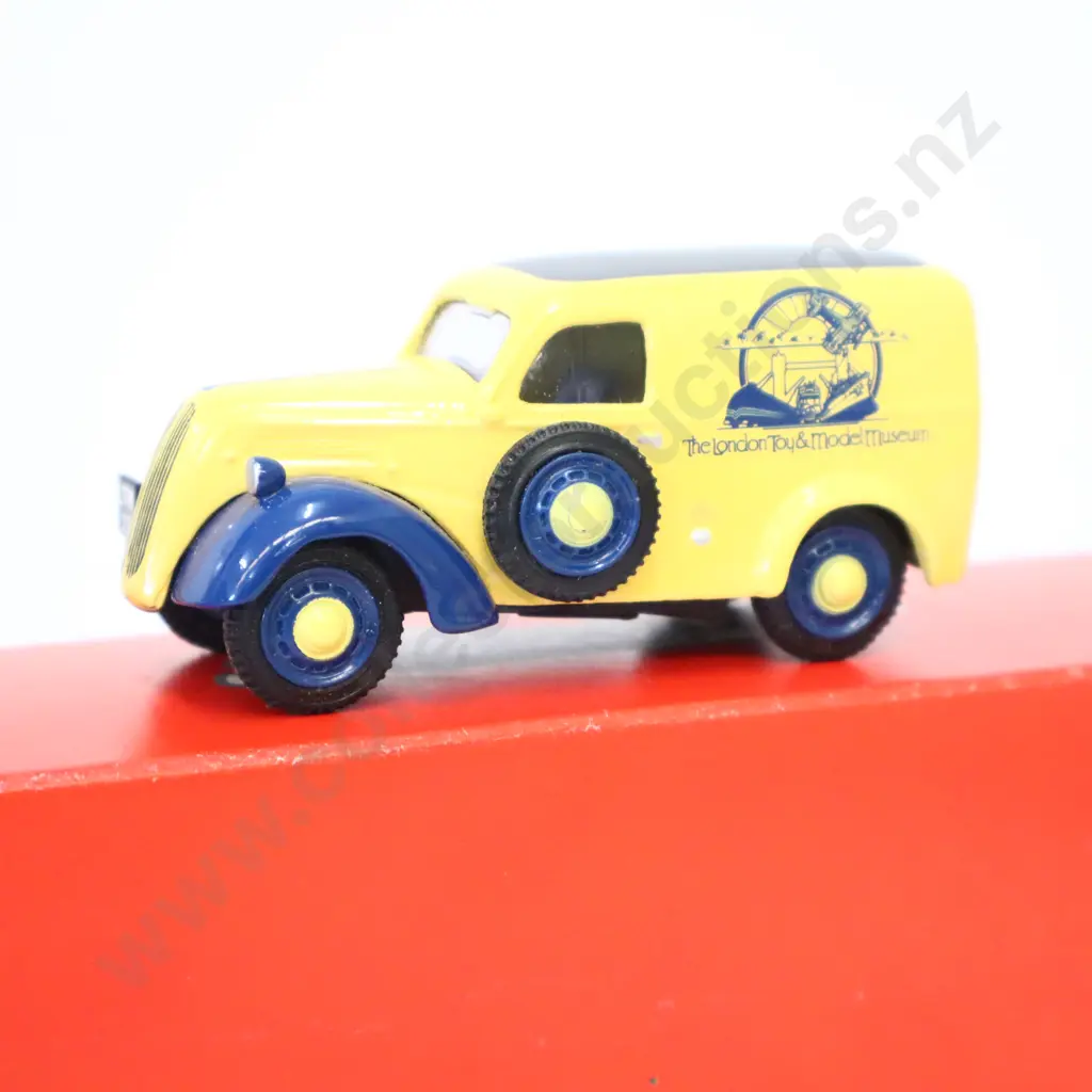 1/43 Sommerville Models Fordson 5CWT Van Image 1++