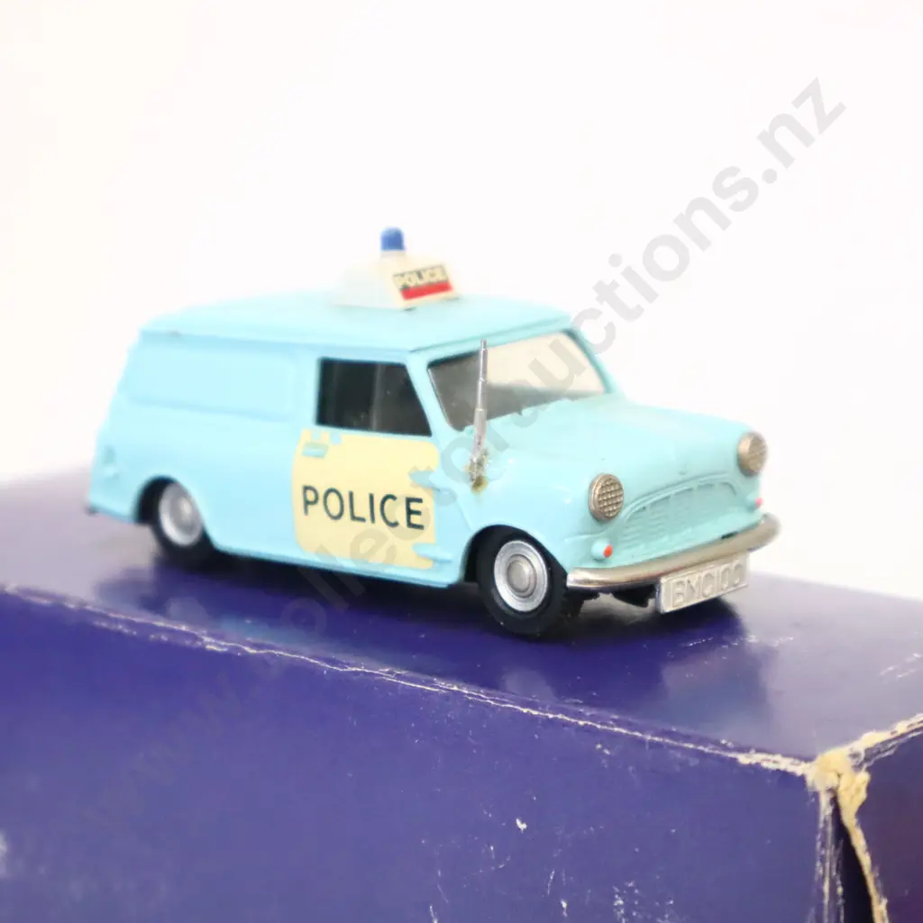 1/43 British Motoring Classics Mini Van MK 111 Police Patrol Image 1++
