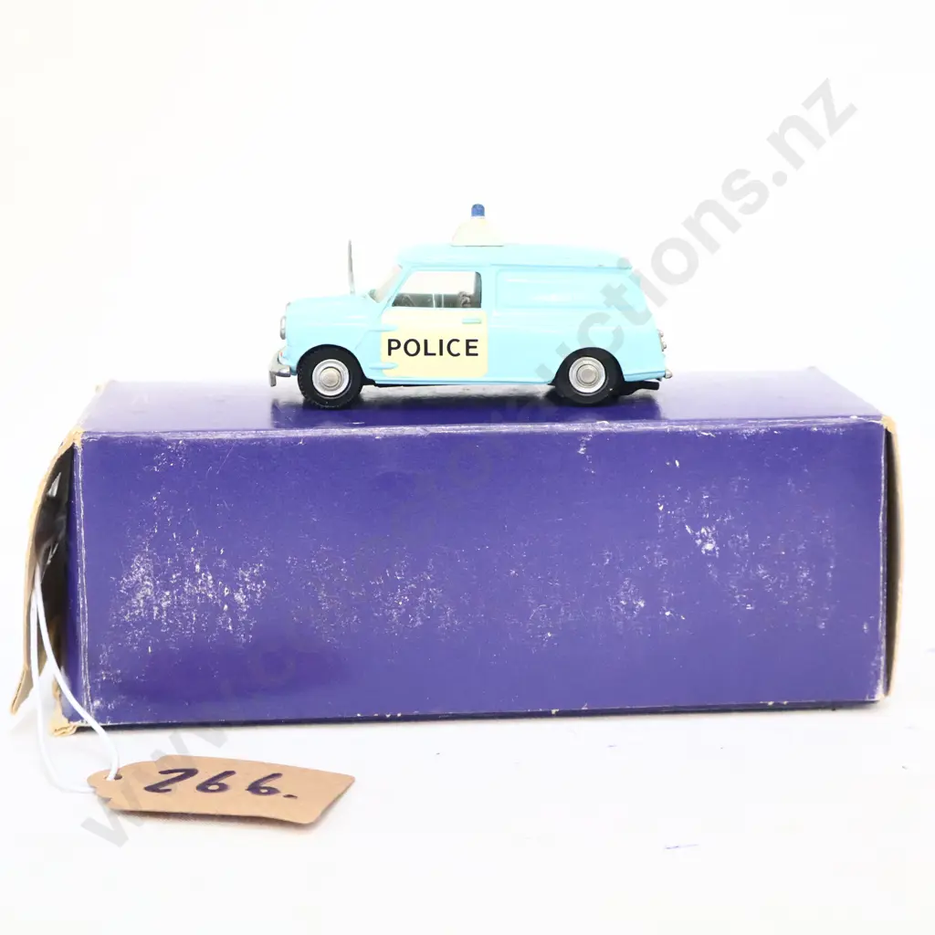 1/43 British Motoring Classics Mini Van MK 111 Police Patrol Image 1++