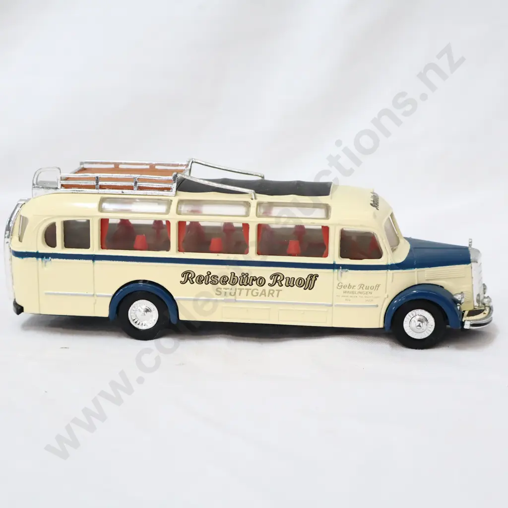 Match box  The Dinky Collection  DYS - 10  1950 Mercedes Benz Omnibus Type 0-3500 Image 1++