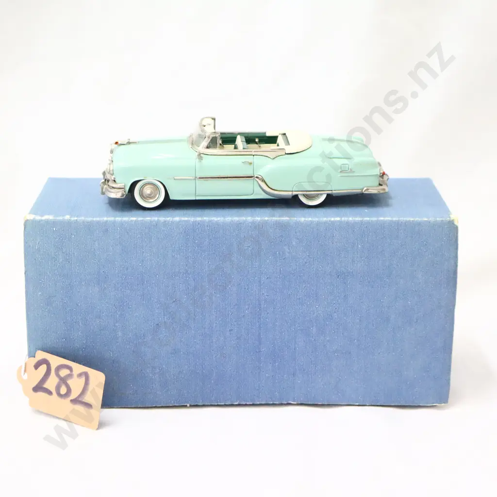 1/43 Conquest Models  NR.8  1954 Pontiac Star Chief convertible Image 1++