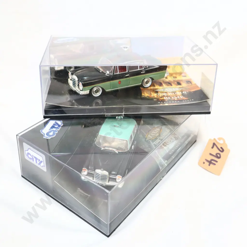 1/43 City Taxis of the World x 2 Image 1++
