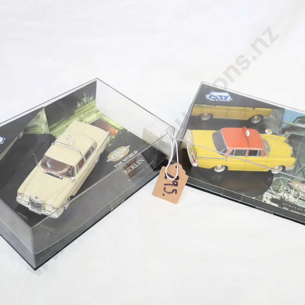 1/43 City Taxis Of The World x 2 Image 1++