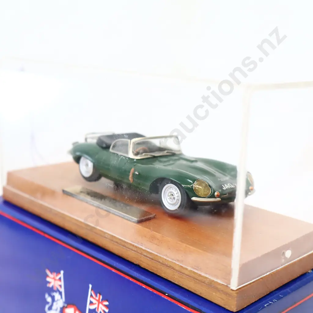 1/43 RAE Models Jaguar XKSS Image 1++
