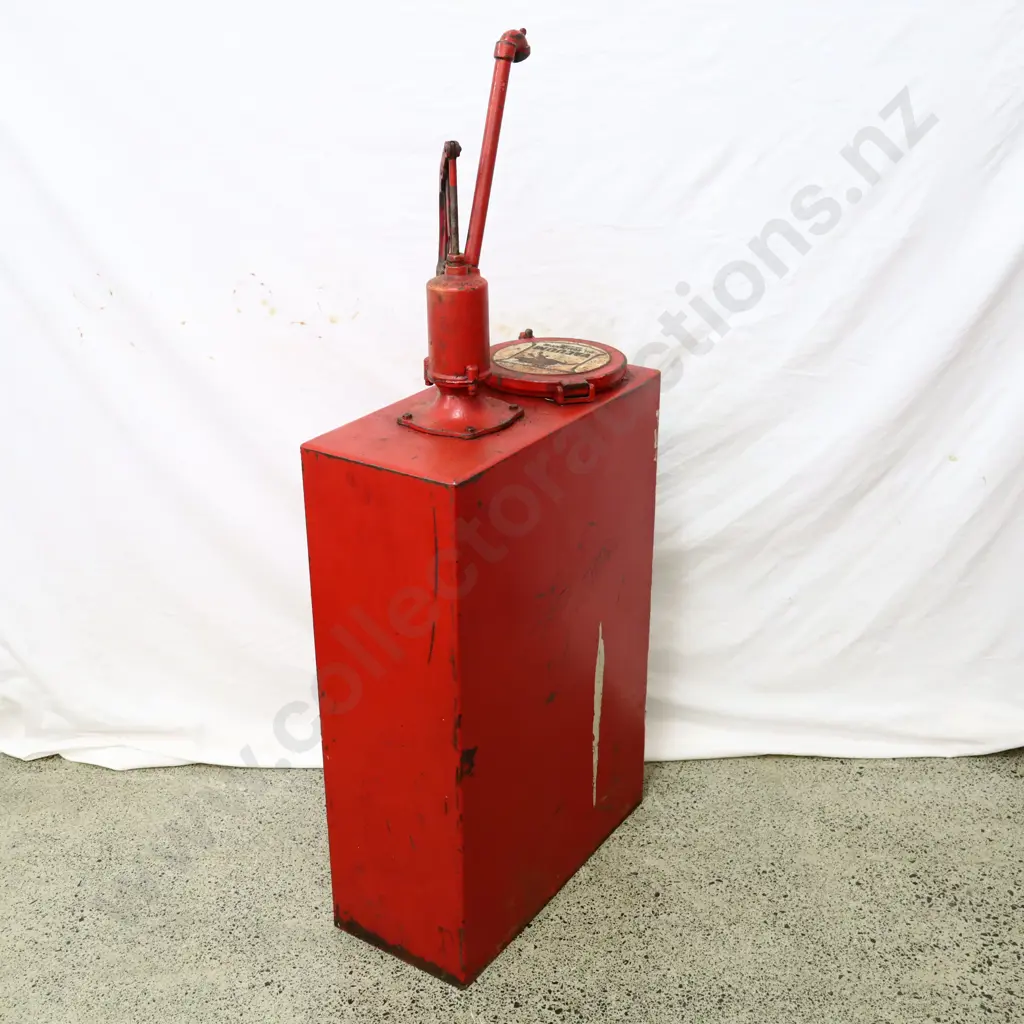 Mobil Oil High Boy Oil Pump With Embossed Lid Image 1++