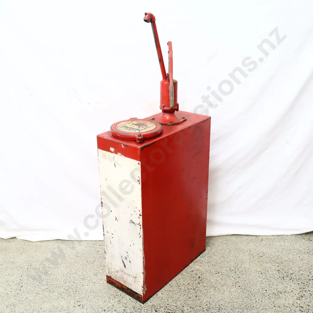 Mobil Oil High Boy Oil Pump With Embossed Lid Image 1++