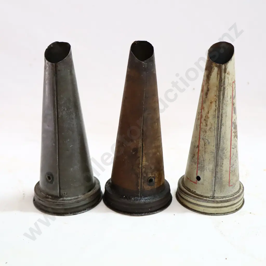 Tin Oil Bottle Tops. Gargoyle Mobil Oil. Mobil Oil BB And Big Tree BB Image 1++