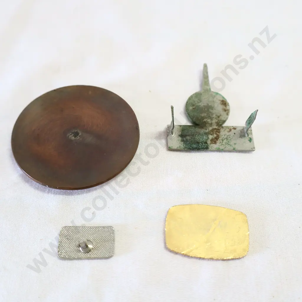 Standard, Exxon, Total, Ampol Enamel Badges. Image 1++