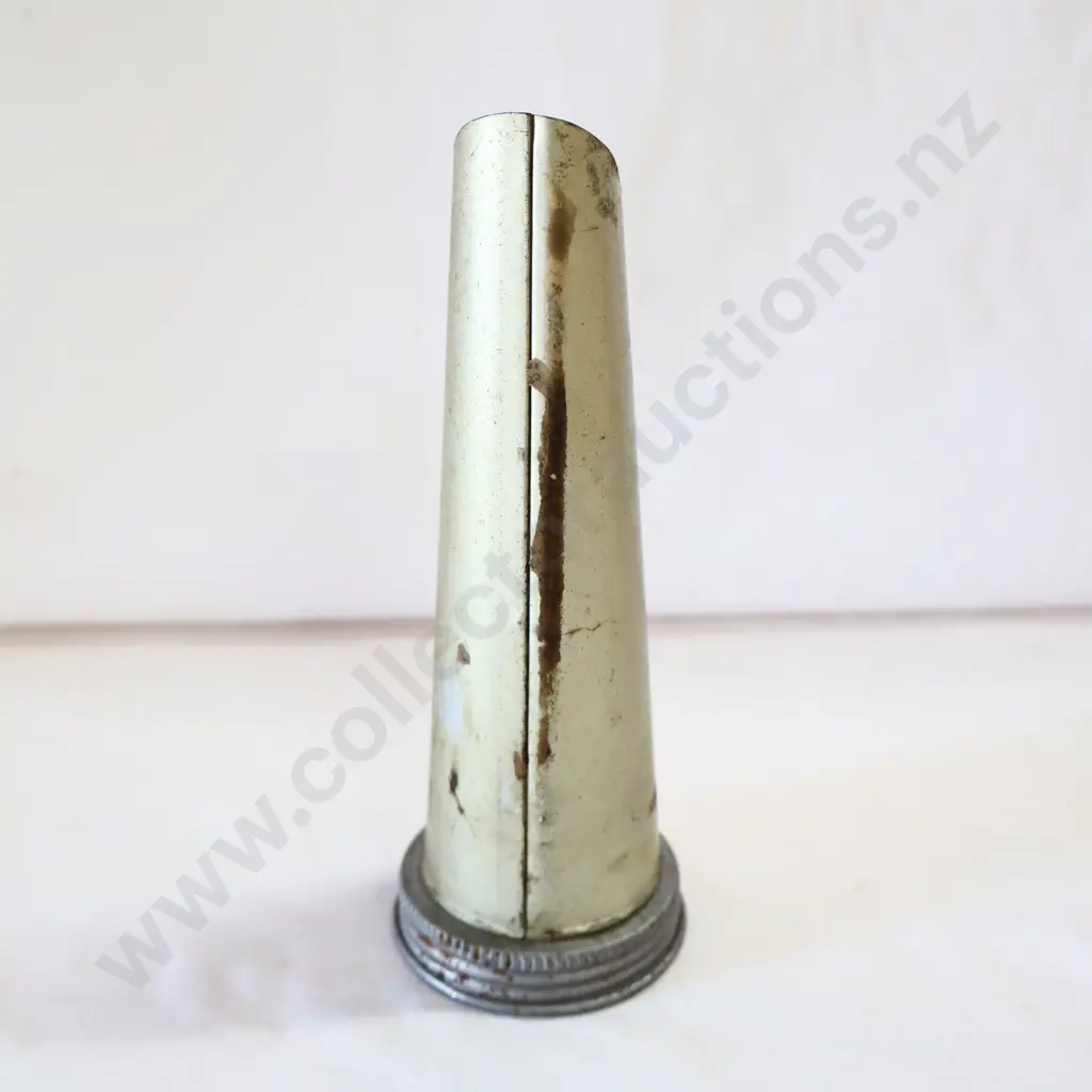 Vacuum Oil Company Bottle Top Image 1++