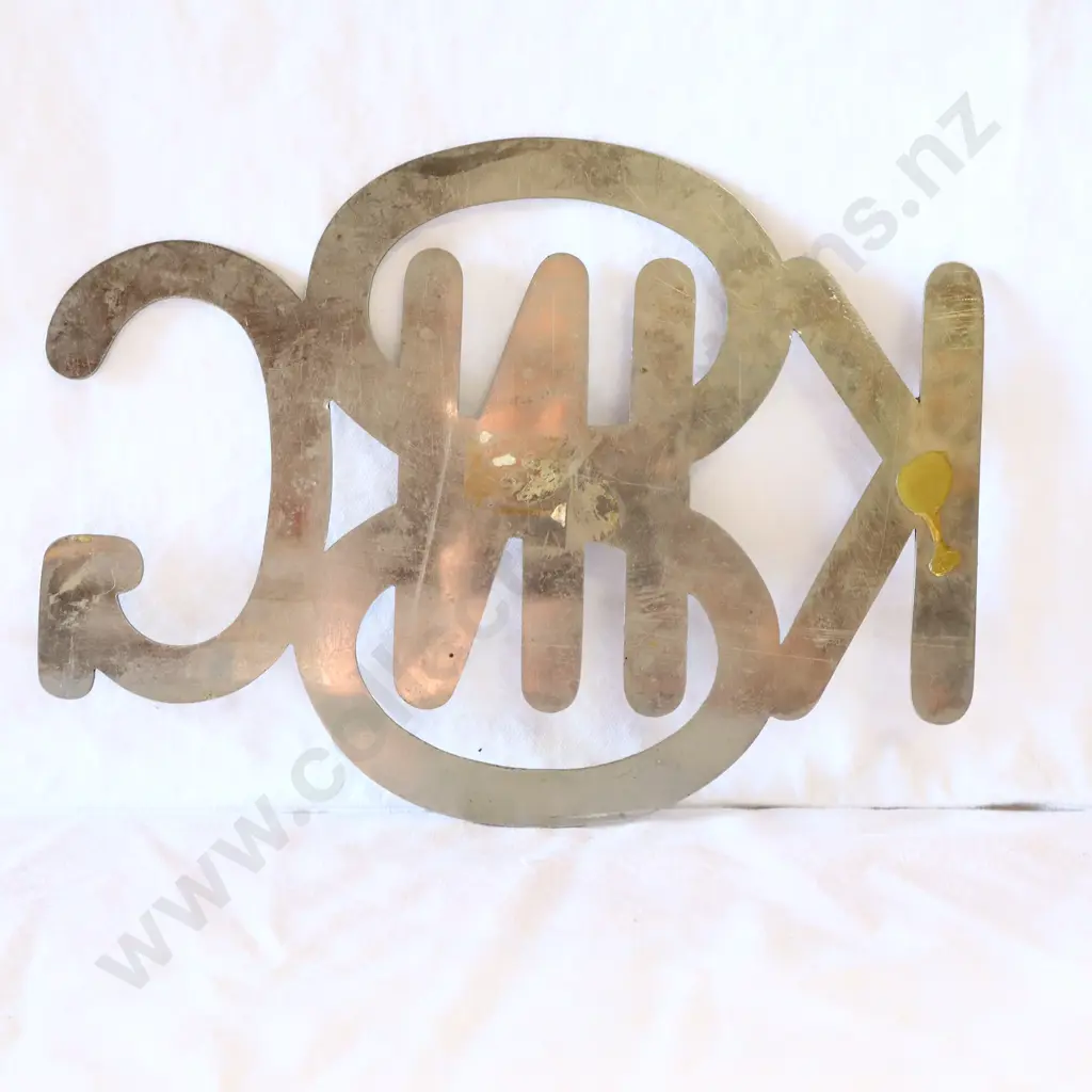 King 8 Radiator Badge Image 1++