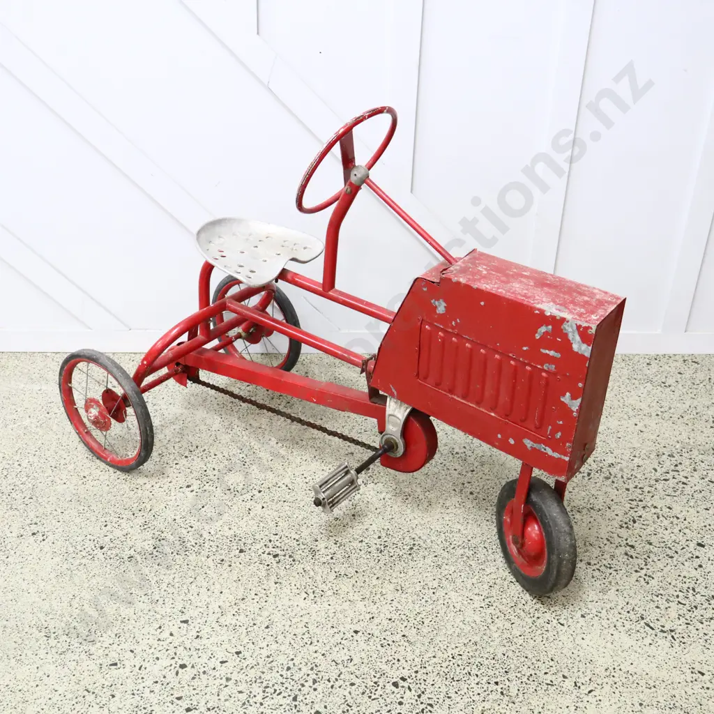 NZ Made Vintage Chain Drive Pedal Tractor Image 1++