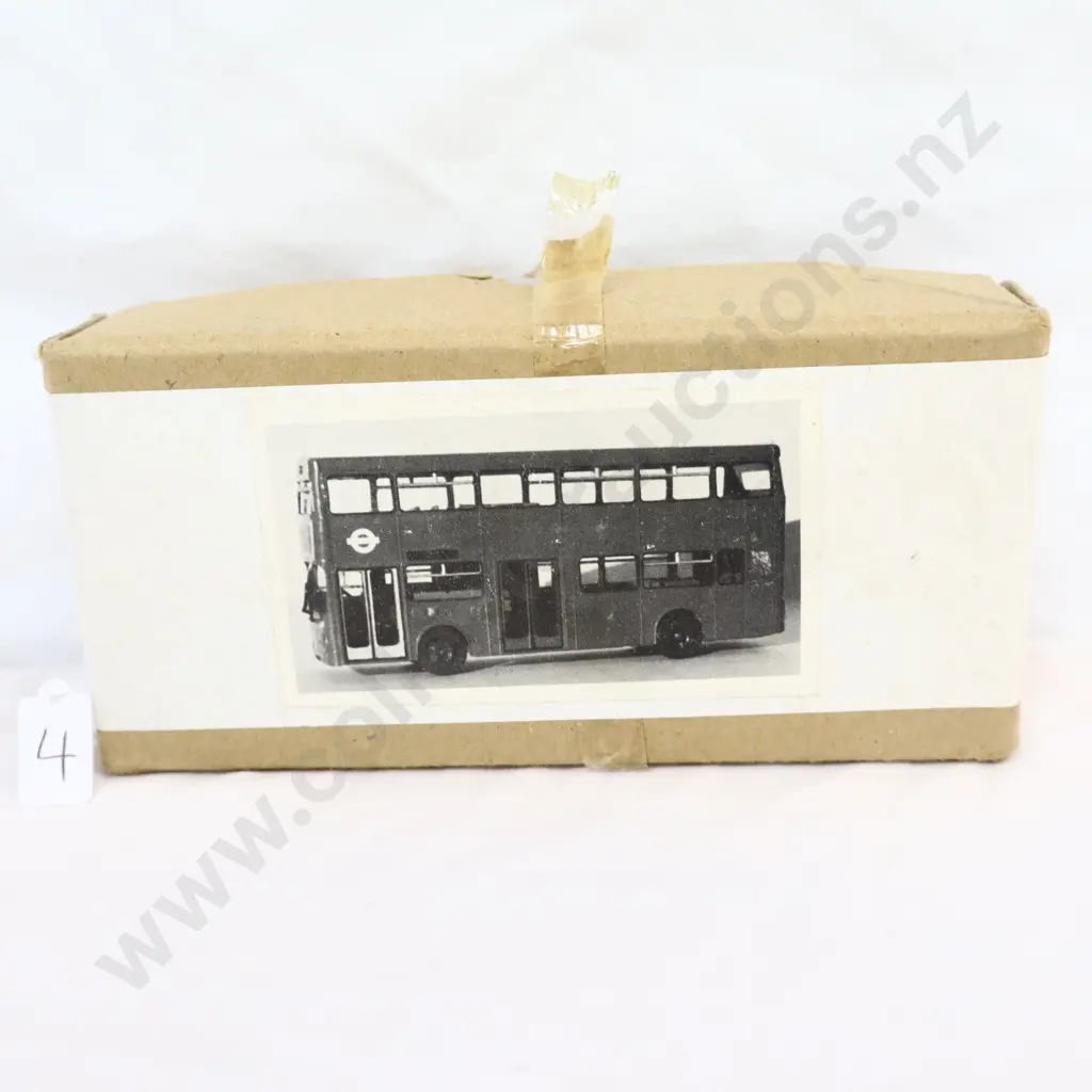 1/43 Unmade Kit MCW Metro Bus Image 1++