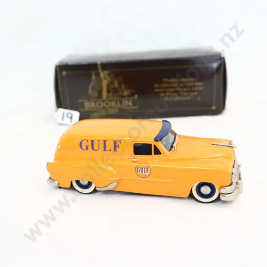 1/43 Brooklin Models 1953 Pontiac Sedan