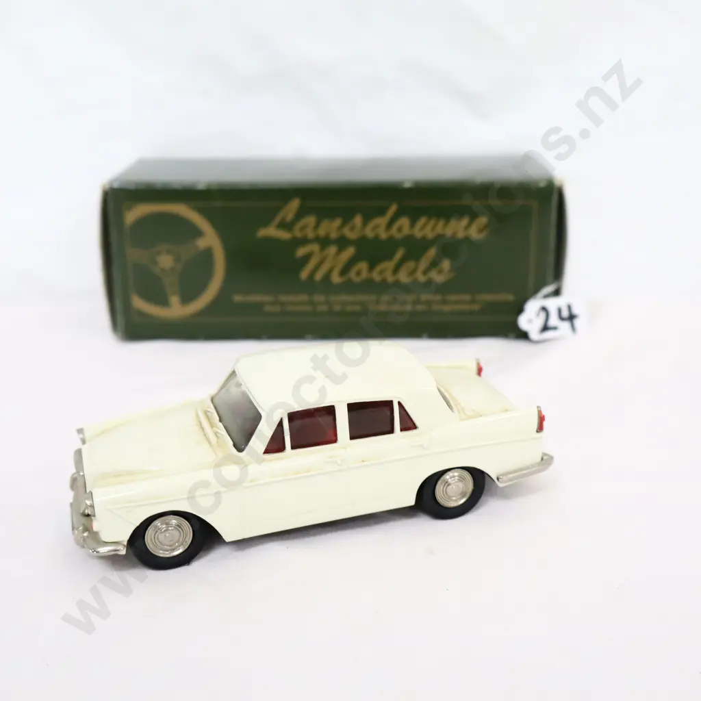 1/43 Landsdown Models 1961 Wolseley Image 1++