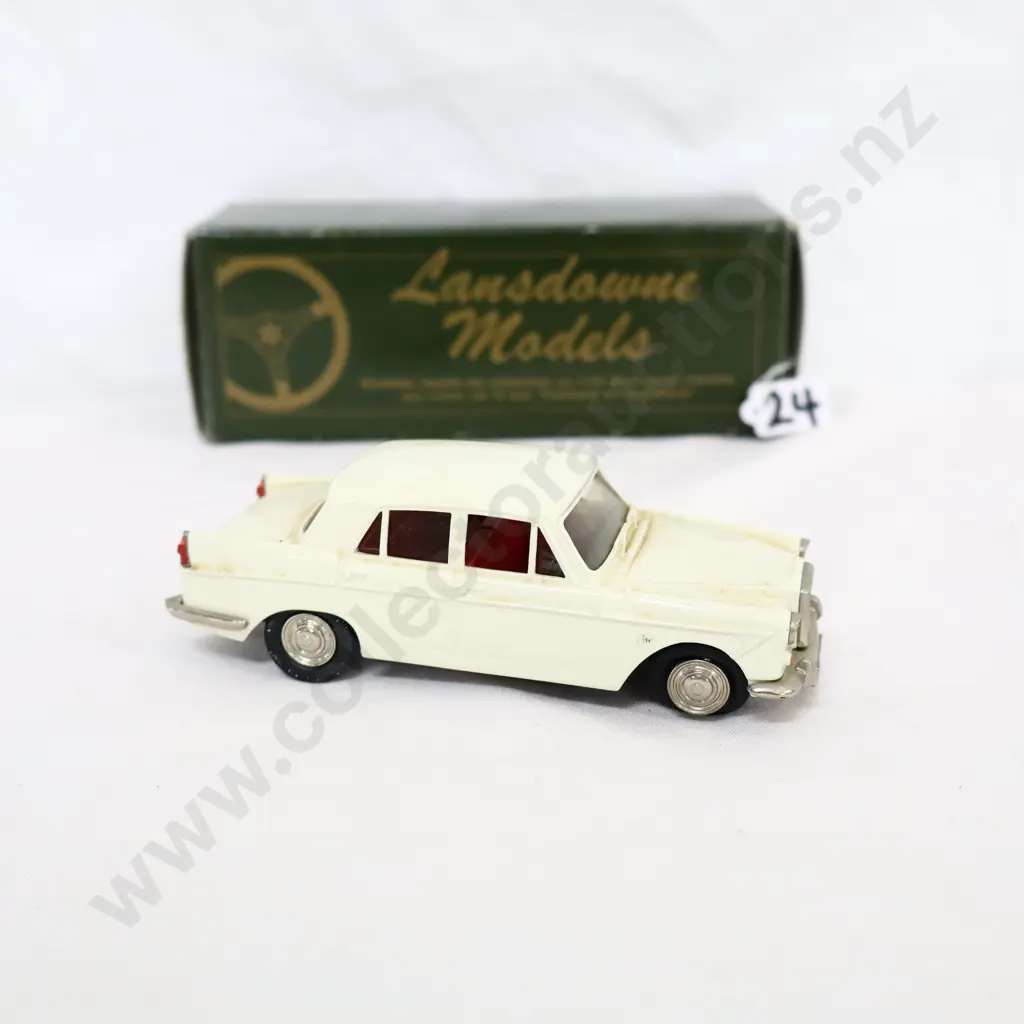 1/43 Landsdown Models 1961 Wolseley Image 1++