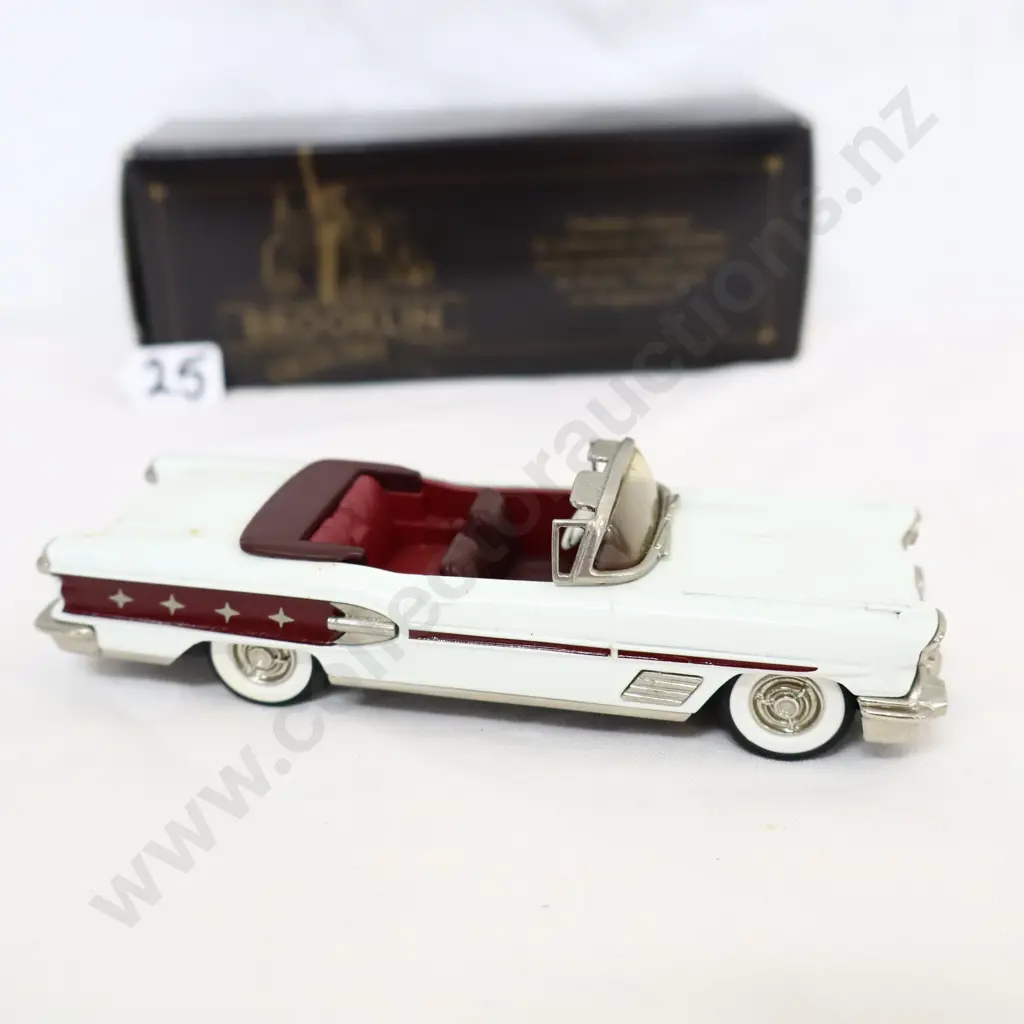 1/43 Brooklin Models 1958 Pontiac Bonneville Image 1++