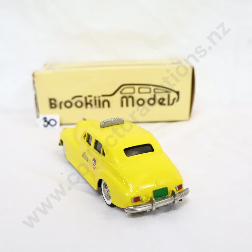 1/43 Brooklin Models 1941 Packard Clipper Taxi Image 1++