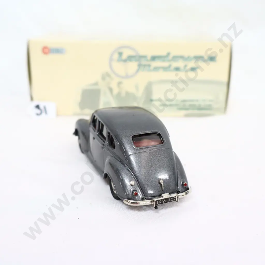 1/43 Landsdown Models 1953 Jowett Javalin Image 1++
