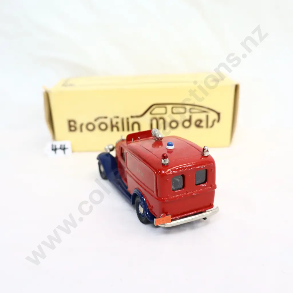 1/43 Brooklin Models 1936 Dodge Van Image 1++