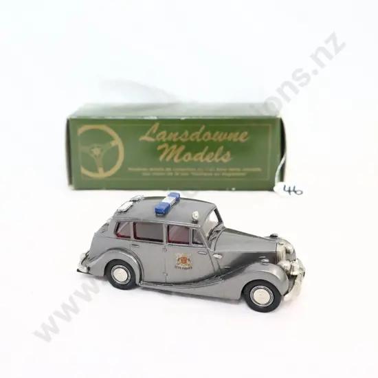 1/43 Landsdown Models 1954 Triumph Renown