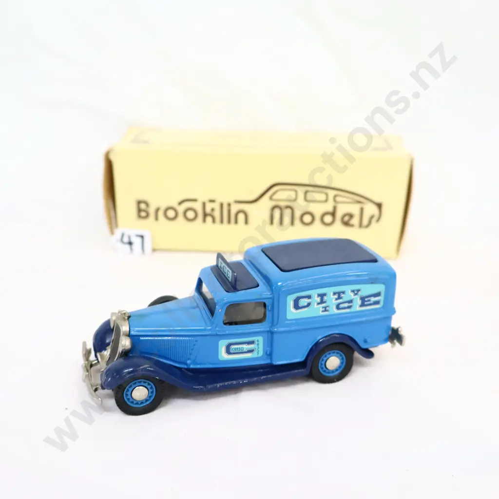 1/43 Brooklin Models 1935 Dodge Van Image 1++