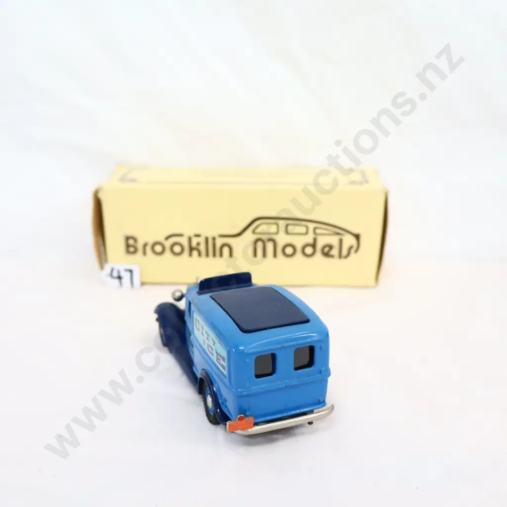 1/43 Brooklin Models 1935 Dodge Van Image 1++