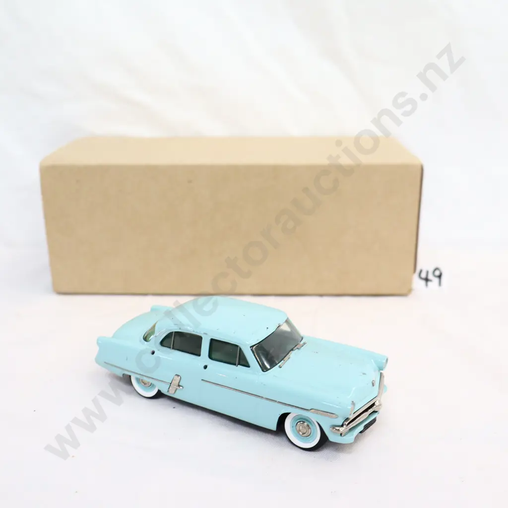 1/43 Brooklin Models 1953 Ford Customline Image 1++